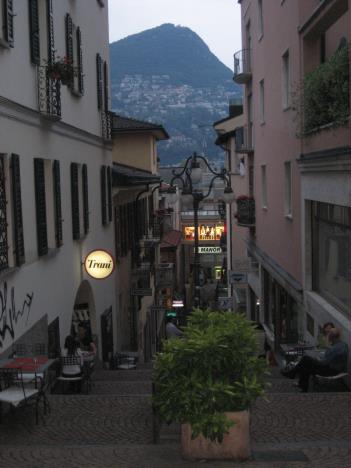 Lugano 023.jpg   23kb   26.03.2021 22:37:42